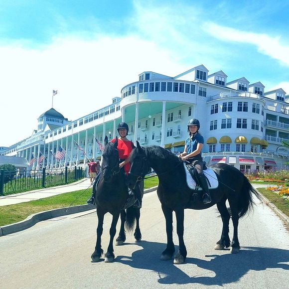 Meet your Posher, Jennifer - Picture 1 of 1